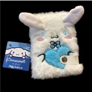 Primark Cinnamonroll Mini Fluffy Notebook With Snap Closure NWT limited edition